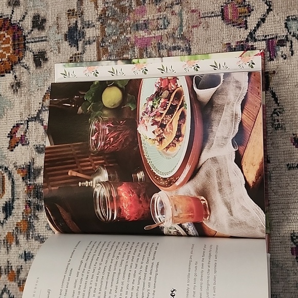 Pretty Fun by Kate Hudson Wity & Fun Cook Book Lifestyle Book Fun Recipe Book - Picture 8 of 14